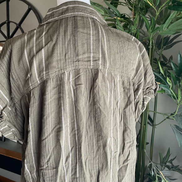 American Eagle Green Striped Button Down Top - Picture 7 of 8